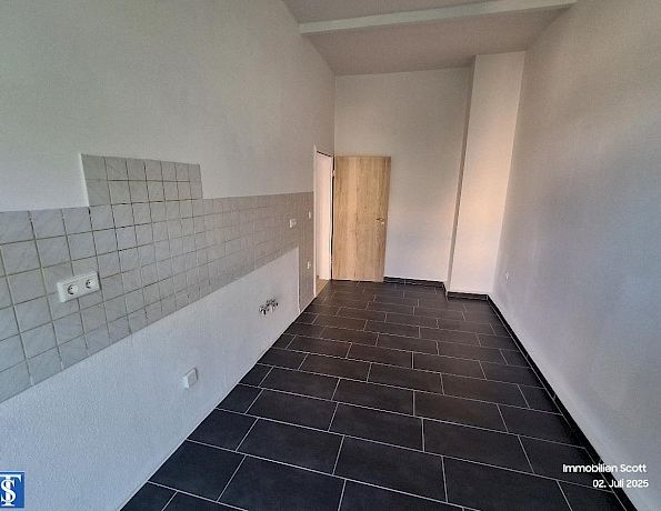 Neu renovierte 4-Zimmer-Wohnung mit Balkon am Stadtrand von Plauen! - Photo 1
