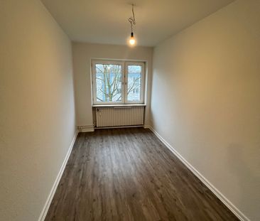 Geräumige 3-Zimmer-Wohnung mit Balkon und Küchenzeile! - Photo 1