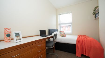 65 Headingley Avenue, Headingley, Leeds, LS6 3ER - Photo 3