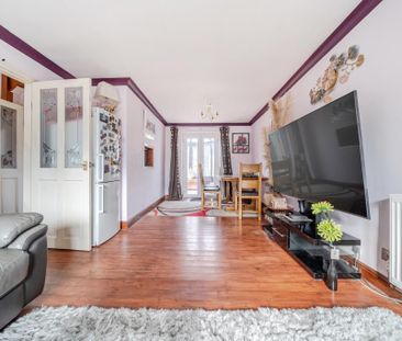 3 bedroom detached house to rent - Photo 4