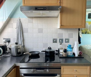 1 Bed Flat, St. Michael's Court, E14 - Photo 2