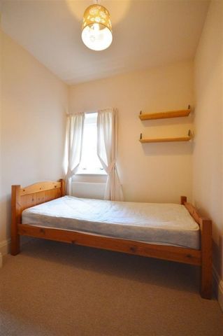 Burch Place, Eyam - Photo 3