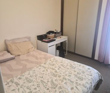 South Perth - Photo 3