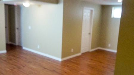 Beautiful 4 Bed Home On Corner Lot In Saddleridge – Prime Location - Photo 5