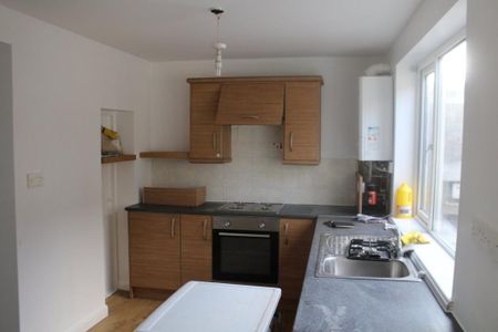 3 bedroom terraced house to rent - Photo 5