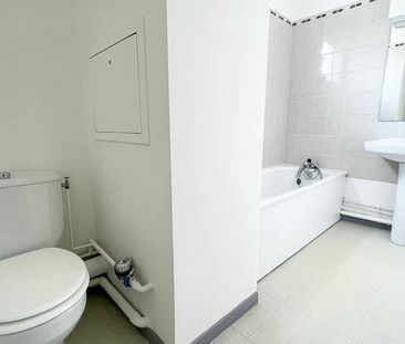 Studio de 25m² avec parking - secteur FAC de lettres - Photo 2
