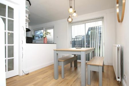 3 bedroom semi-detached house to rent - Photo 3