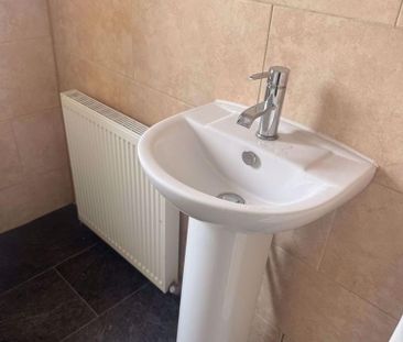 2 bedroom terraced house to rent - Photo 6