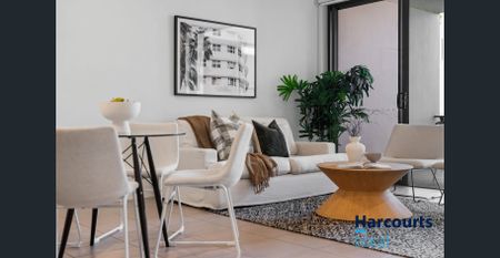 Executive Living in Windsor! - Photo 4