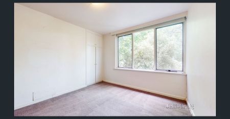 2 Bedroom Apartment with Car Park - Photo 5
