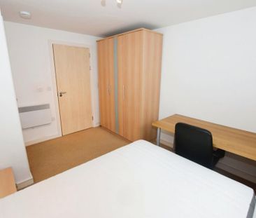 2 bedroom flat to rent - Photo 5