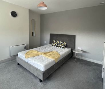 Hough Lane (room 4), Bramley, Leeds - Photo 4