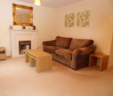 4 bedroom semi-detached house to rent - Photo 1