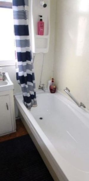 Lovely living in May - Photo 1