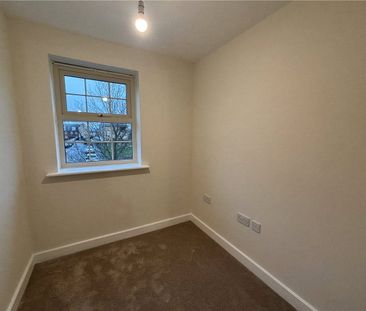 A three bedroom end of terrace family home with an integrated garag... - Photo 5