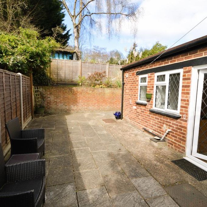2 bedroom cottage to rent - Photo 1