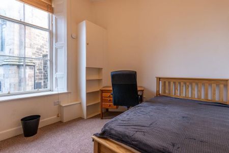 4 bedroom flat to rent - Photo 2