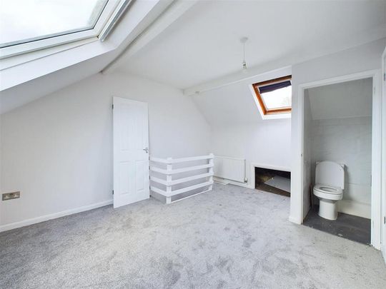 3 bedroom end of terrace house to rent - Photo 1