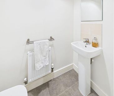 3 bedroom semi-detached house to rent - Photo 1