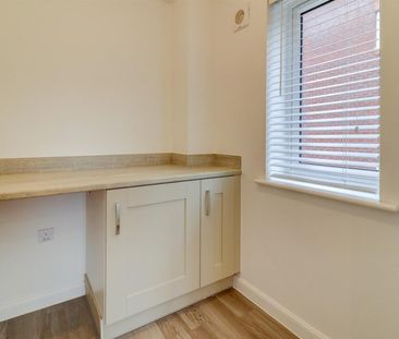 4 BED Detached house To rent - Photo 5