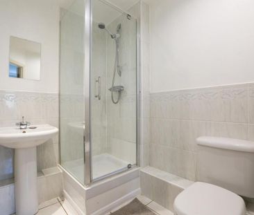 4 bedroom terraced house to rent - Photo 6