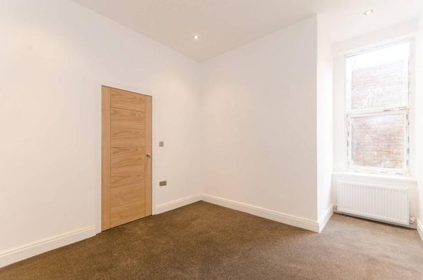 3 bedroom flat to rent - Photo 1