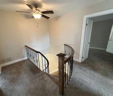 For Lease - 102 Hazelwood Drive, Newmarket, Ontario - Photo 2