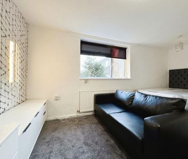 Studio to rent - Photo 5