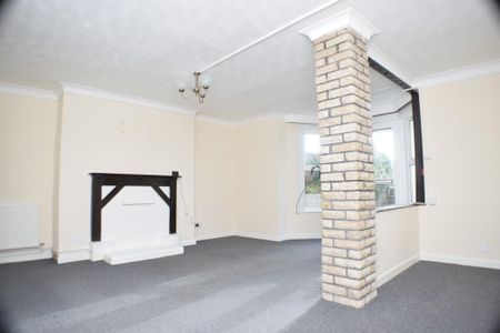 2 bedroom ground floor flat to rent - Photo 2