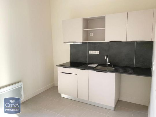 Location Appartement 3 pièces 78m² FONTENAY LE COMTE 85200 - Photo 1