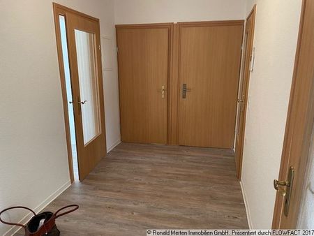 frisch renovierte Mansardwohnung im Brühler Hohlweg: ruhige Mieter für frisch renovierte Wohnung gesucht - Photo 2