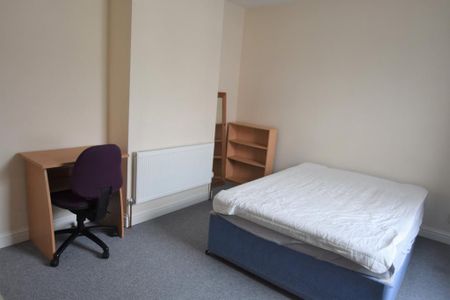 3 bedroom terraced house to rent - Photo 2