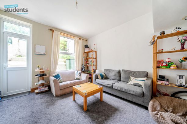 4 bedroom terraced house to rent - Photo 1