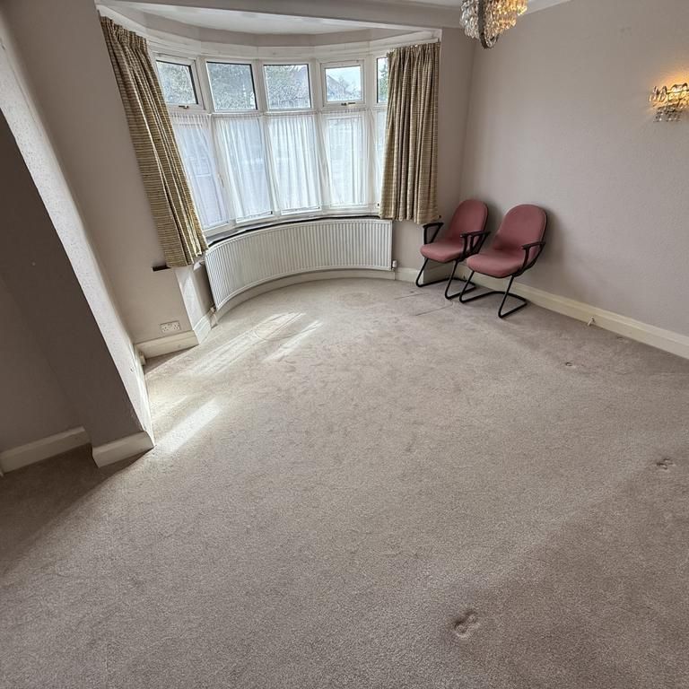 5 bedroom detached house to rent - Photo 1