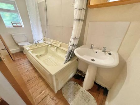 2 bedroom terraced house to rent - Photo 4