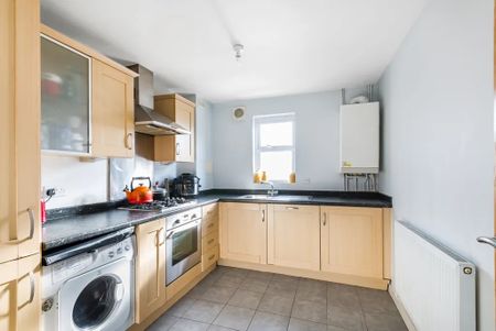 2 Bed Flat, Carholme Road, SE23 - Photo 4