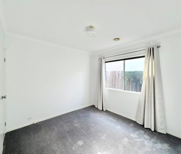 Spacious Family Living in a Quiet Court Location - Photo 4