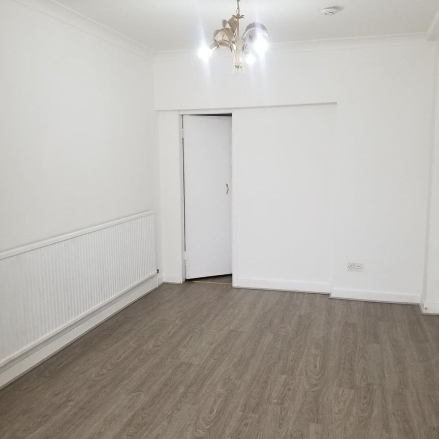 1 Bed Semi-Detached House, Clayton Avenue, HA0 - Photo 1