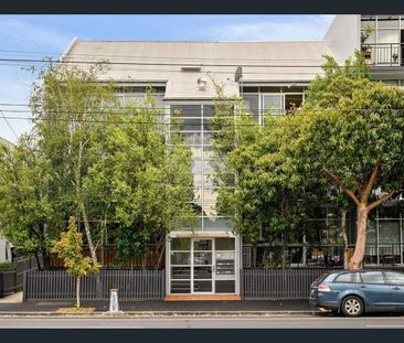 Luxury Double-Storey Apartment in Carlton North - Photo 2