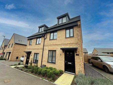 3 bedroom semi-detached house to rent - Photo 5