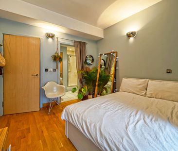 3 Bed Maisonette, Omega Works, E3 - Photo 1