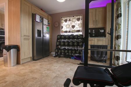 3 bedroom detached bungalow to rent - Photo 5