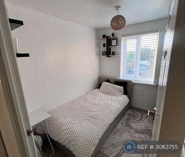 1 bedroom in a flat share to rent - Photo 4