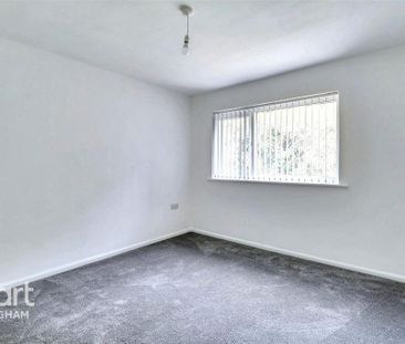 3 bedroom end of terrace house to rent - Photo 2