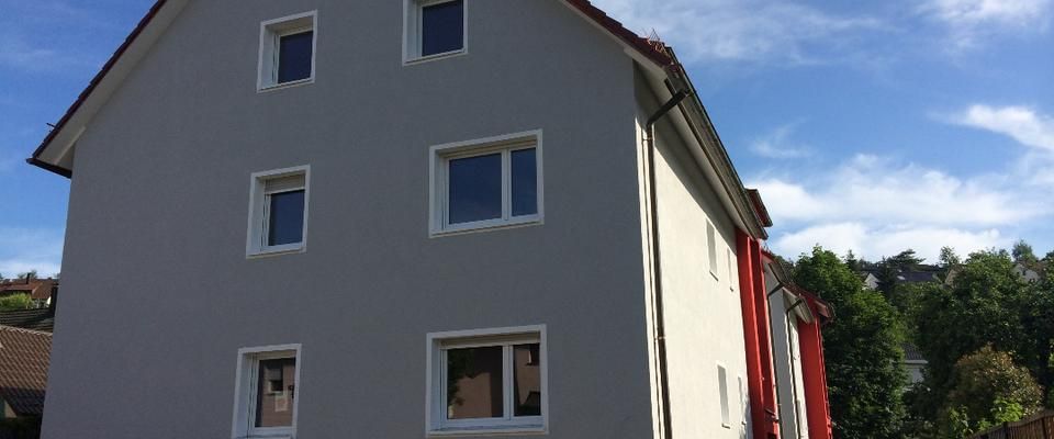 Schöne 2-Zimmer DG-Wohnung mit Tageslichtbad OHNE Balkon! - Foto 1