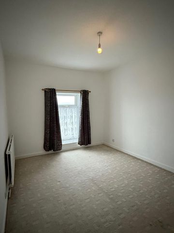 3 bedroom flat to rent - Photo 3