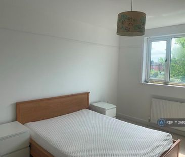 3 bedroom semi-detached house to rent - Photo 6