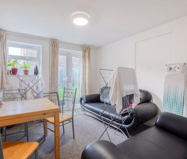 1 bedroom in a house share to rent - Photo 6