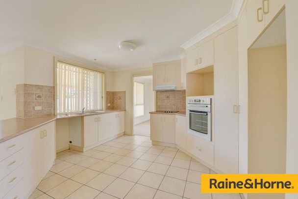 33 Wahroonga Drive, Tamworth, NSW 2340 - Photo 1