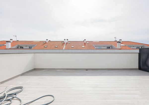 Fantastic 3 bedroom duplex flat next to the Glicínias Shopping Center!
